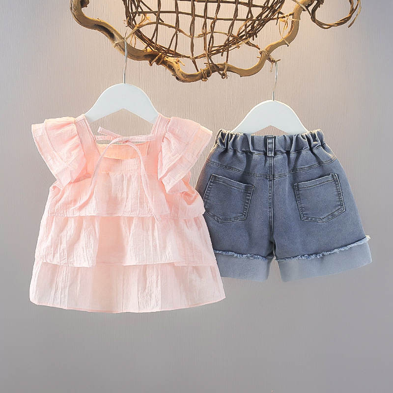 Mère et enfants Nouveaux costumes d'été élégants pour filles d'été 2024 filles à manches courtes vêtements d'été coréens short en jean costume deux pièces_voghion.com