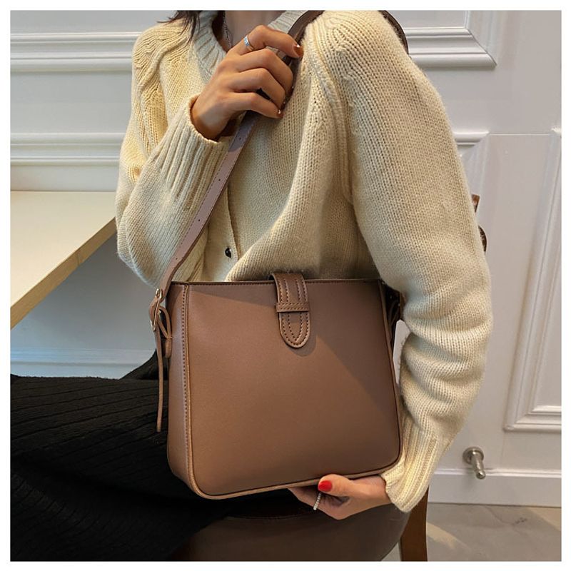 2024 Neue High-End-Tasche mit großem Fassungsvermögen für Damen, modische einfache, lässige Beuteltasche, im Internet_voghion.com