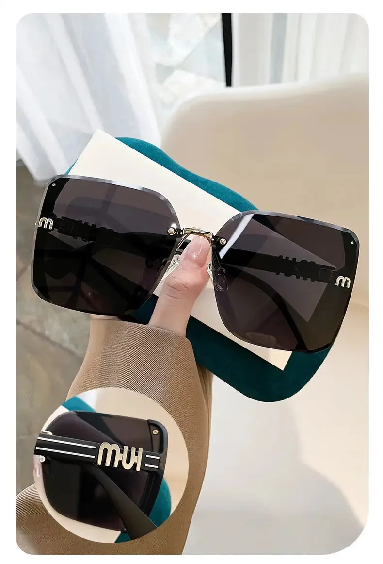MIU Mode Coola Solglasögon Dam Bokstäver Anti Starkt Ljus Vintage Båglösa Solglasögon Dam Gafas UV400 240812_voghion.com