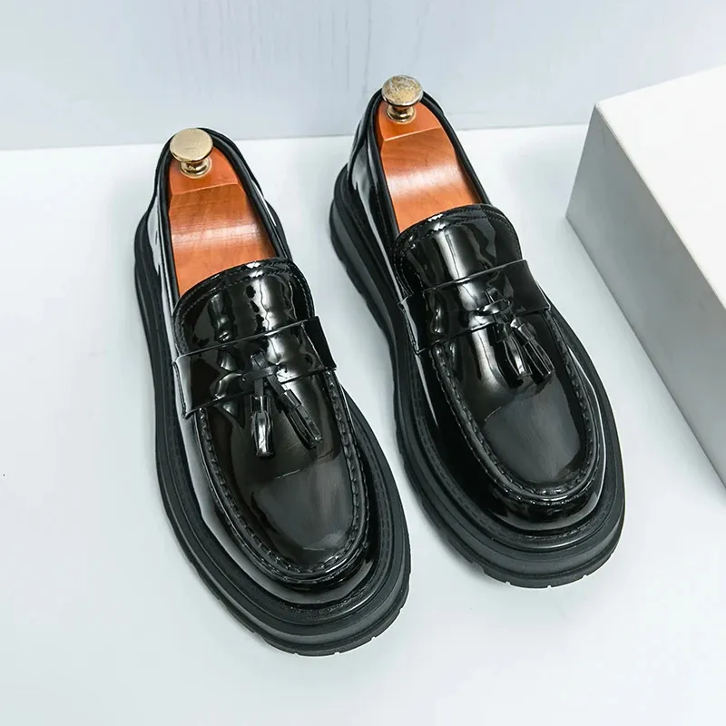 Korean style patent leather glossy young mens fashion school round toe black business dress thick soled shoes 240930_voghion.com
