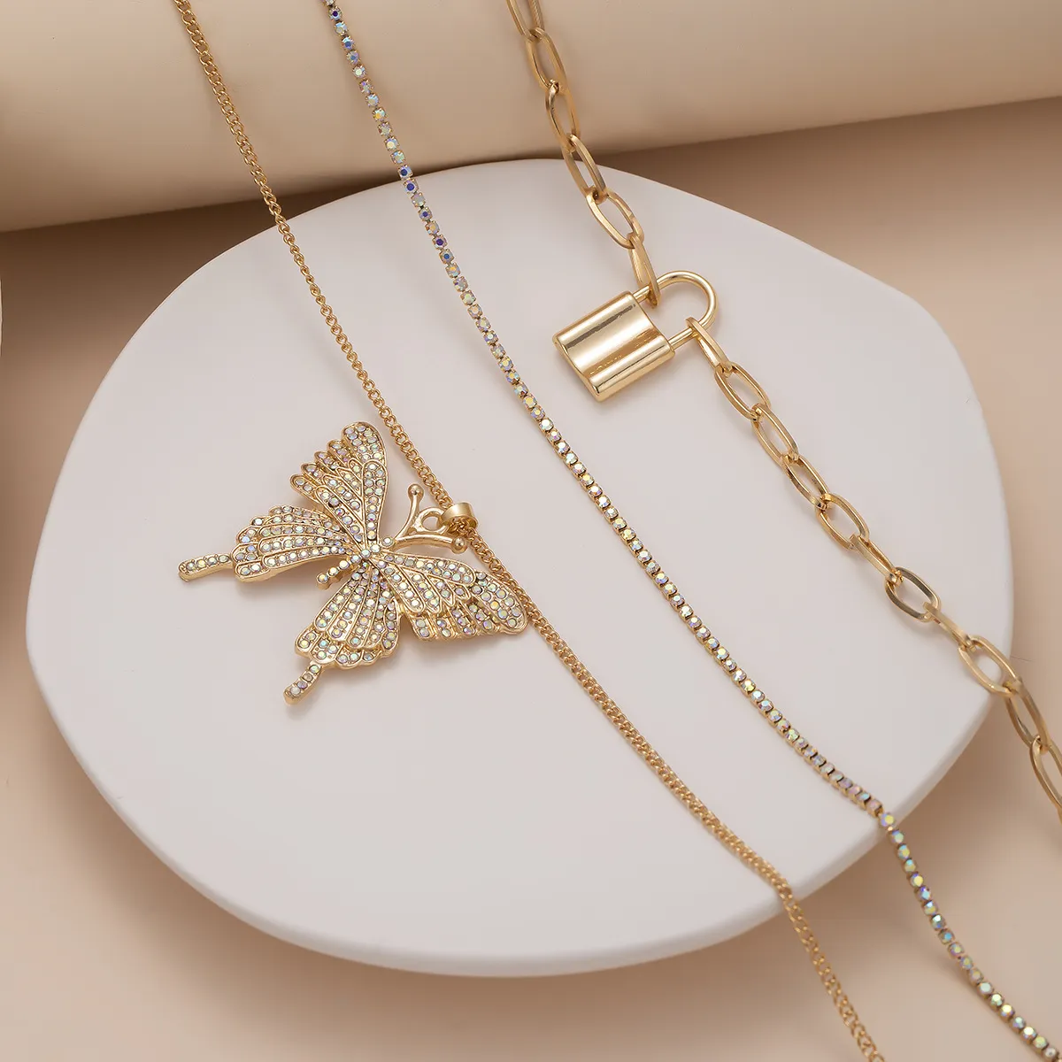 Iced Out Chains Κολιέ με πεταλούδα χρυσό Γυναικείο Link Κρεμαστό μενταγιόν με κρύσταλλο Rhinestone Κλειδαριά για ζώα_voghion.com