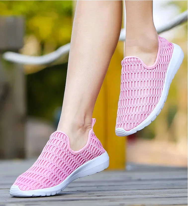 BEANNHUA Hohlgewebe Weibliches Fliegennetz Luftsport Und Freizeit Erhöhte Laufschuhe Mit Dicker Sohle 240708_voghion.com