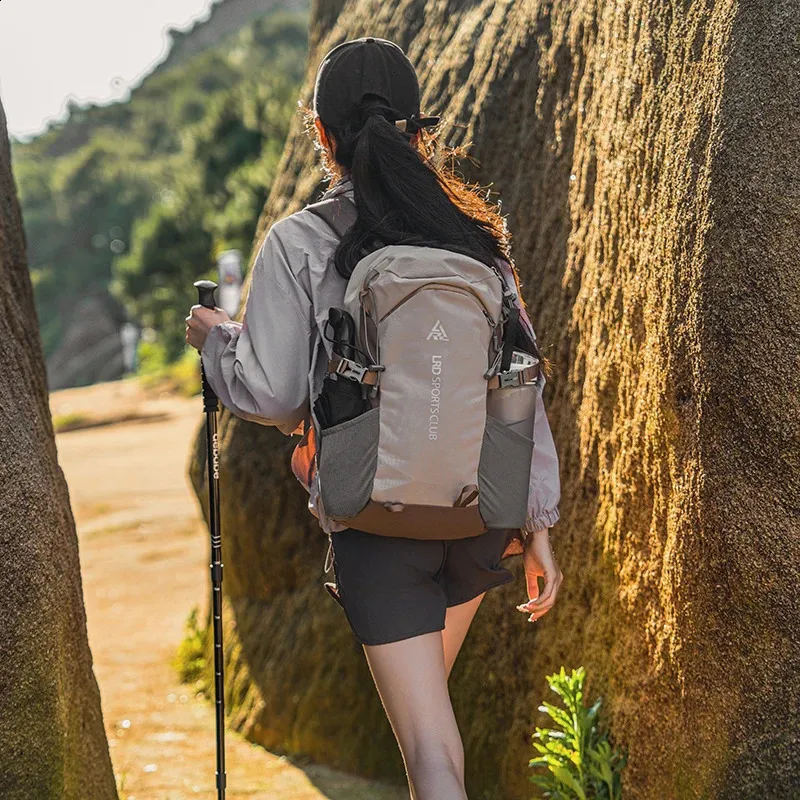 Lightweight mountaineering 20 liters mens outdoor hiking backpack travel lightweight college student bag 240823_desvips.com