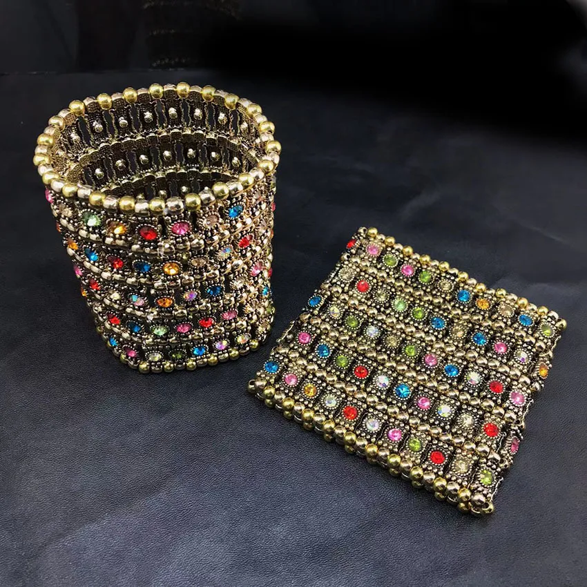 Pulseras elásticas anchas de moda clásicas con dijes, estilo retro punk exagerado, de cinco filas de cristales retráctiles, tejidas con cuentas a mano._voghion.com