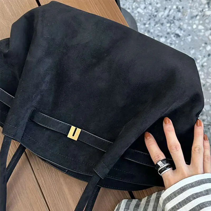 2024 neue Wildleder Leder Unterarm Schulter Für Frauen Mode Große Kapazität Handtasche Design Hochzeit Pendler Crossbody Tote_voghion.com