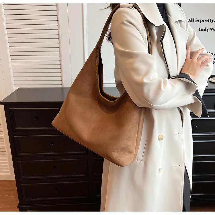 New Retro Niche Suede Women's Versatile Shoulder Fashionable Underarm Tote Bag_voghion.com