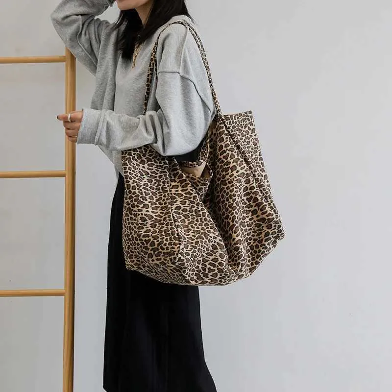 Fashion Womens Shopping Handbag Leopard Pattern Crossbody Large Capacity Shoulder Bag Simple Canvas Female BagsC241104_voghion.com