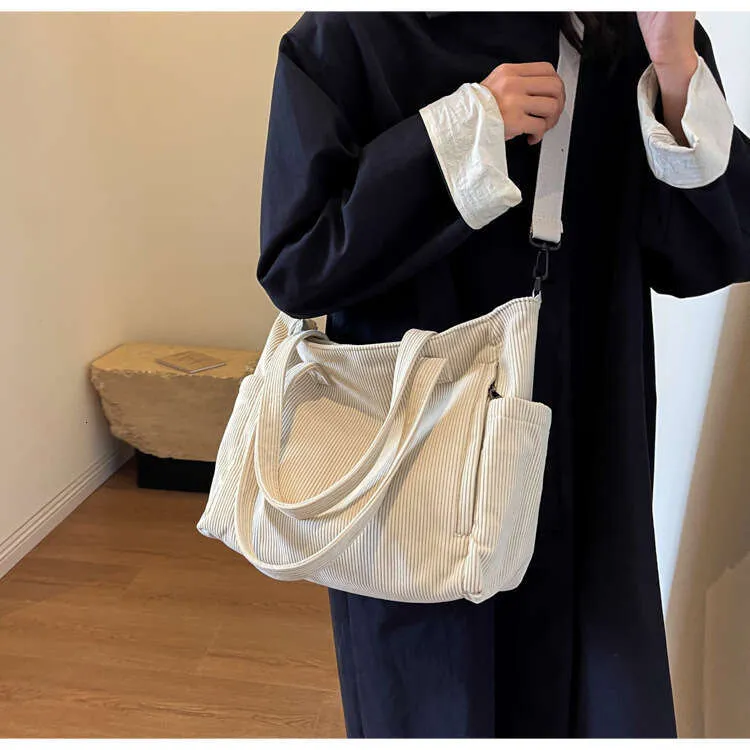 Nuovo materiale in velluto a coste borsa a tracolla grande capacità borsa a tracolla borsa da strada_voghion.com