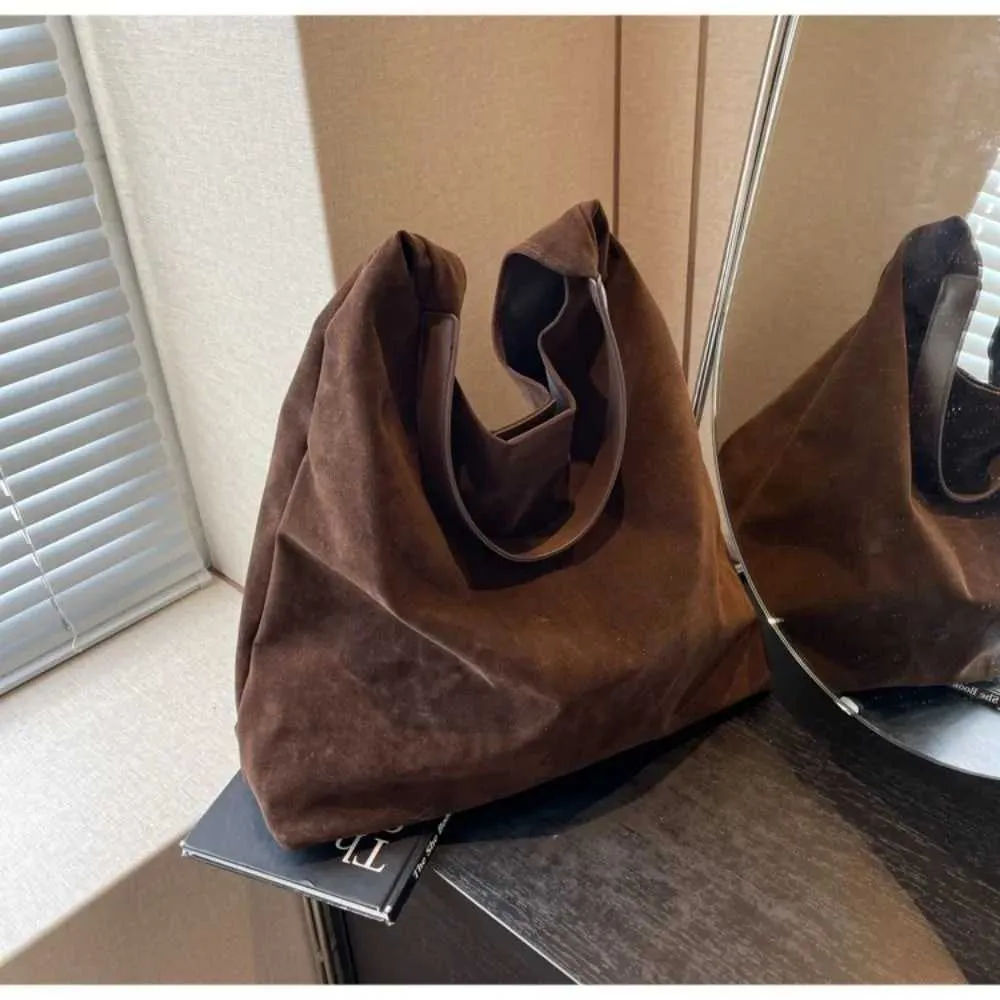 Autumn and Winter Vintage Womens Large Capacity Suede Shoulder Bag Solid Color Simple Versatile Bucket Ba241212_voghion.com