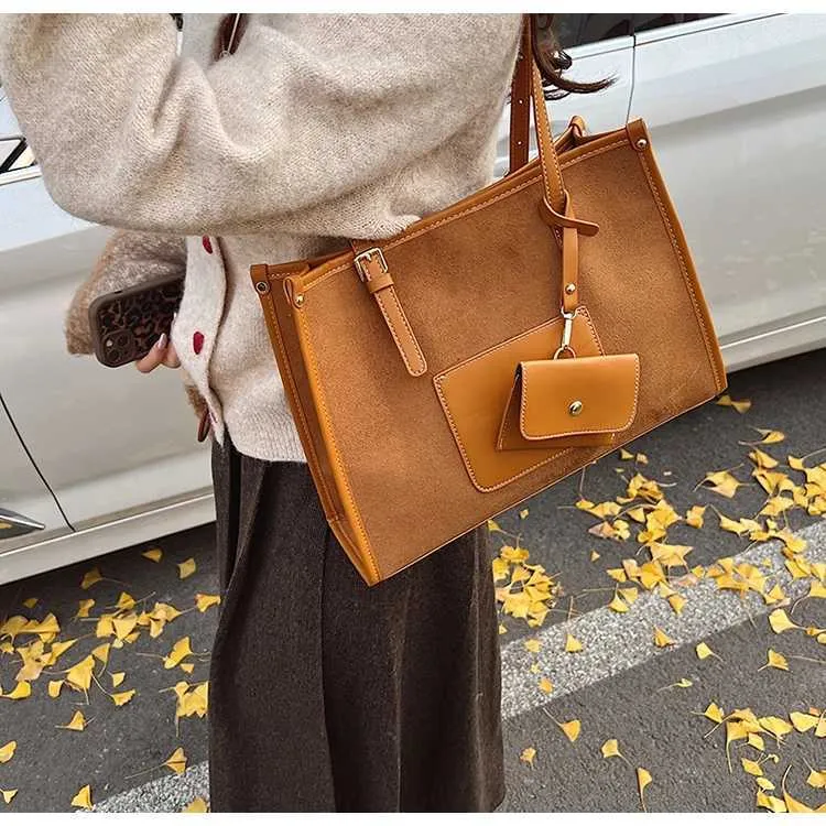 Women's Large Capacity Suede Shoulder Bag For Casual Commuting_voghion.com