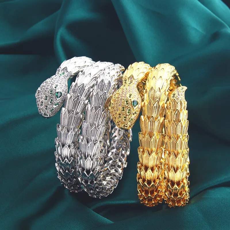 Pulseira rígida de serpente em ouro homem mulher joia elegante_voghion.com