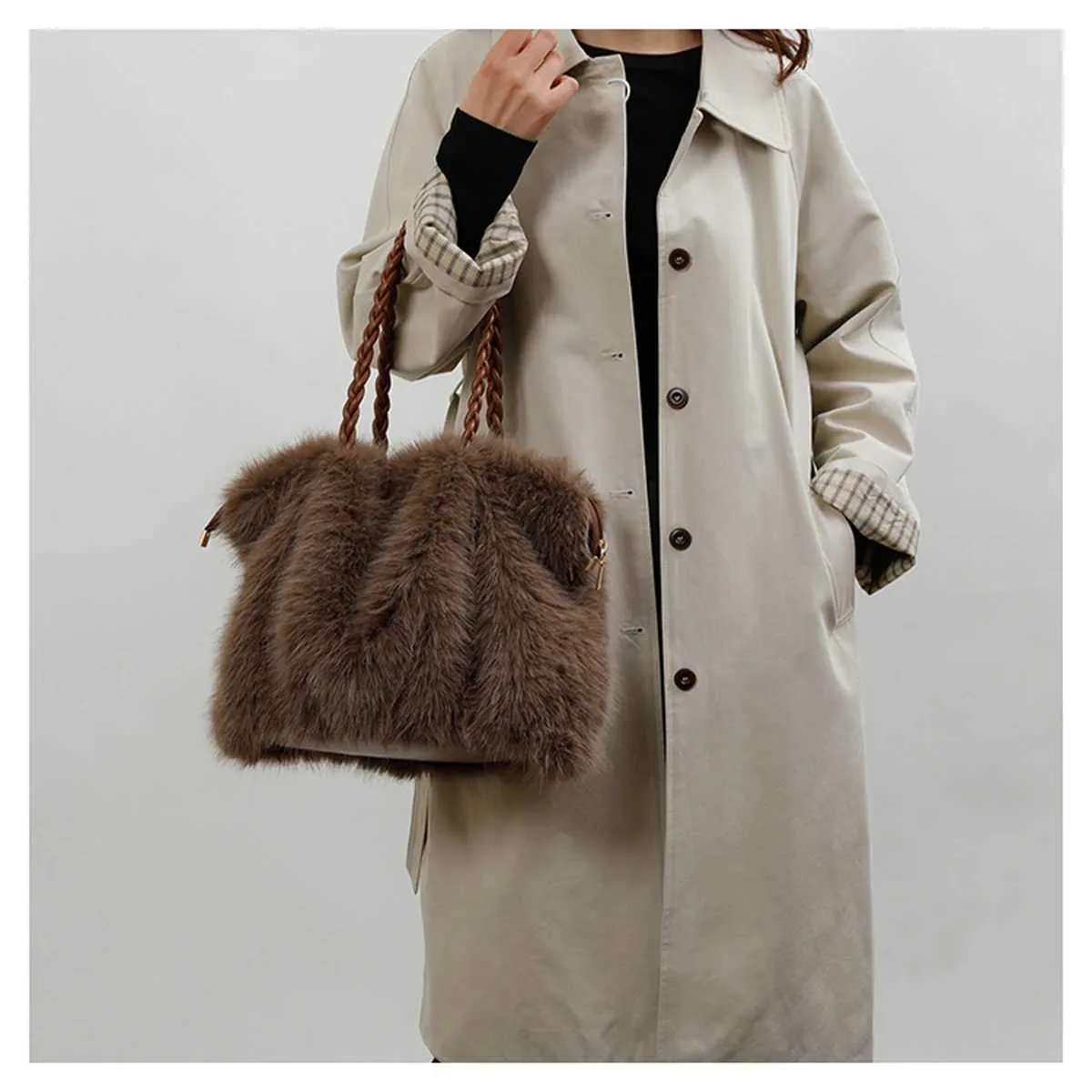 Sac de créateur pour femme en peluche à la mode, grande capacité, haut de gamme, en fourrure de renard plissée, bandoulière avec chaîne en métal_voghion.com