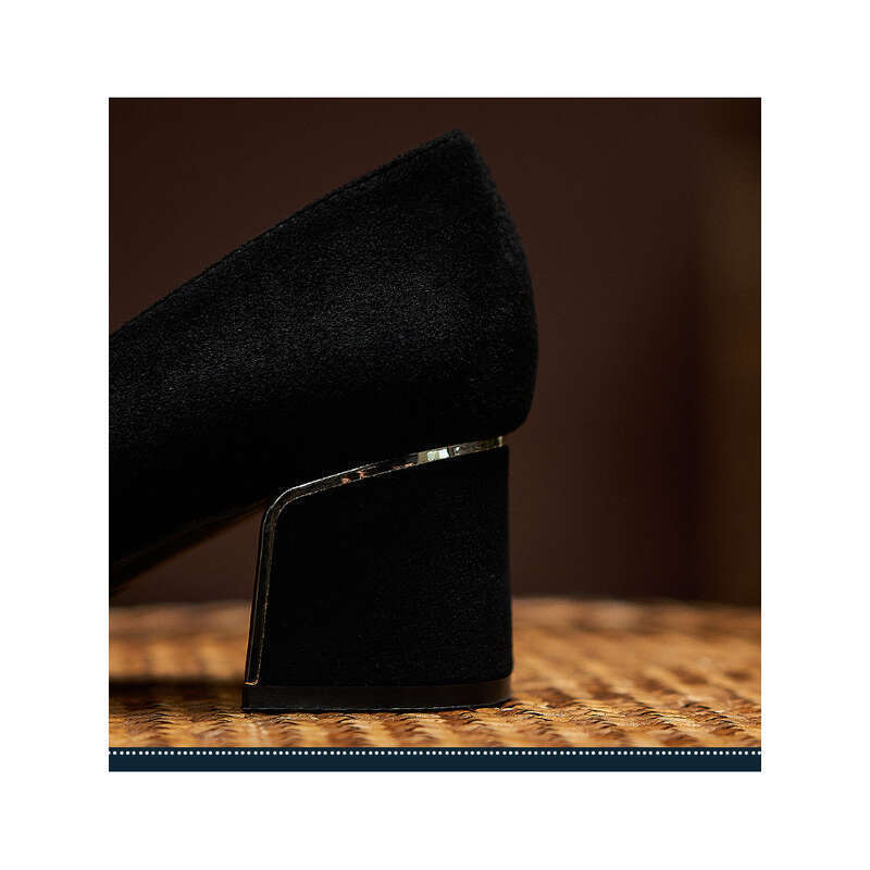 Nuove scarpe con tacco piccolo e spesso, punta affilata, piedi non stanchi, tacco medio, ispessimento del grasso di grandi dimensioni._voghion.com