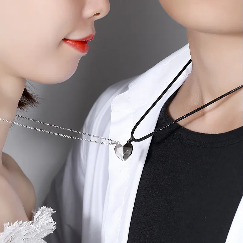 Kettenpaar Magnetische Coup-Halskette Liebhaber Herz Anhänger Distanz Facettierter Charme Frauen Vantine's Day Geschenk 2023_voghion.com