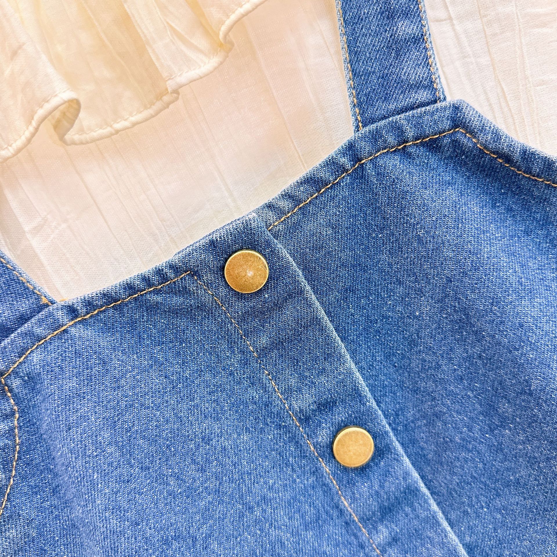 Mutter & Kinder 2024 Frühjahr und Herbst neue Mädchen süße Lotusblatt Kragen Hemd plus Denim Hosenträger dreiteiligen Anzug_voghion.com