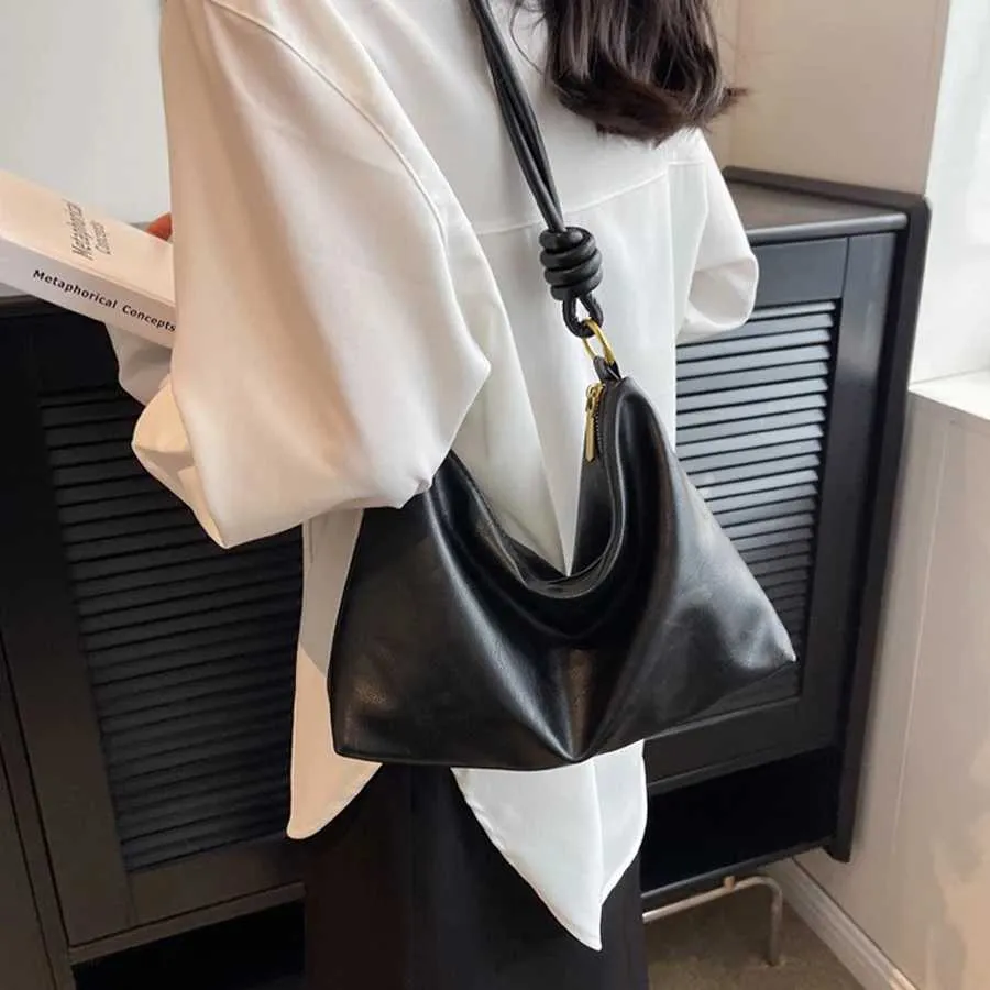 Borsa a tracolla da donna con texture in pelle morbida geometrica_voghion.com