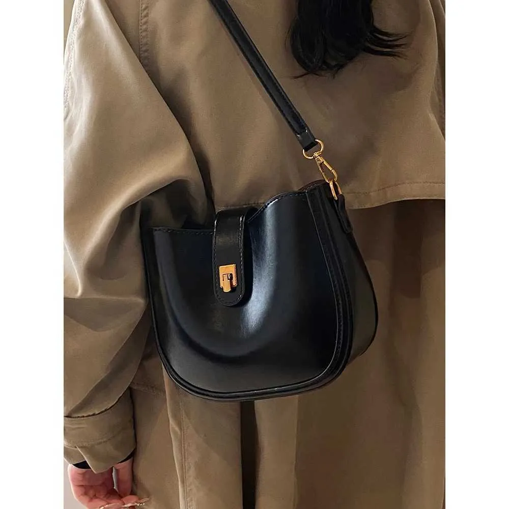 Borsa a secchiello Bury da donna, solida, alla moda, in pelle PU, con tracolla, versatile, per il tempo libero, con catena, semicerchio_voghion.com