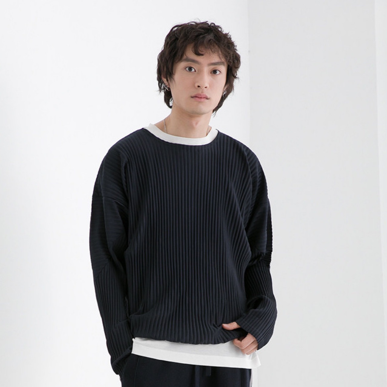 Men's Clothing  three-fold pleated otaku long-sleeved T-shirt 2021 new long-sleeved round neck men's T-shirt casual shirt_voghion.com