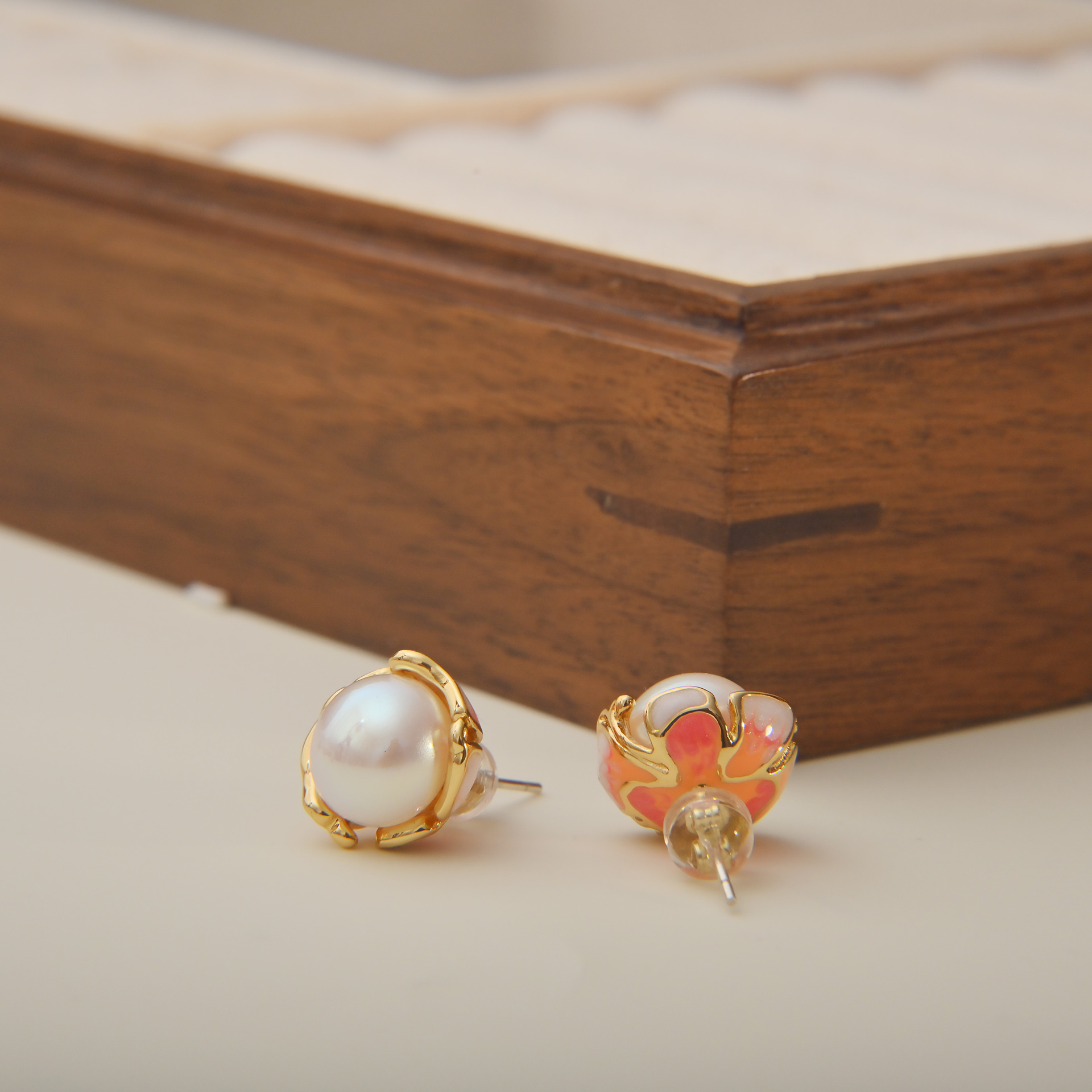 Qingdao buitenlandse handel sieraden oude stijl Sir Needle Pearl met hoogwaardige retro veelzijdige vrouwelijke minderheidsoorbellen_voghion.com