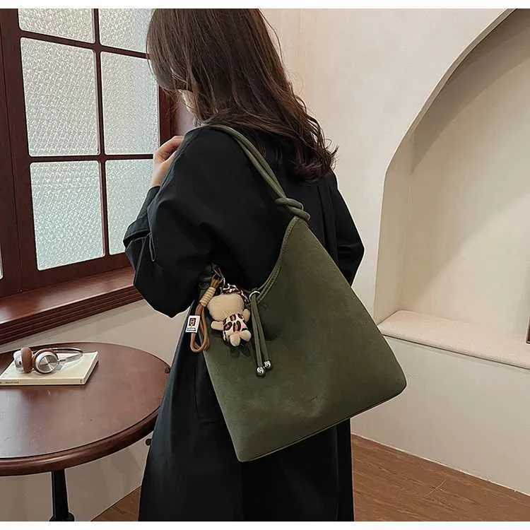 Sacs à main en daim tendance pour femmes, sacs à bandoulière solides de grande capacité, sacs à bandoulière décontractés pour femmes, polyvalents, doux, sous les bras_voghion.com