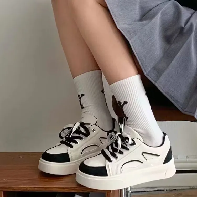 Nuove scarpe bianche versatili da donna, coreane, con blocchi di colore, primavera e autunno, suole spesse, comode e alla moda._voghion.com