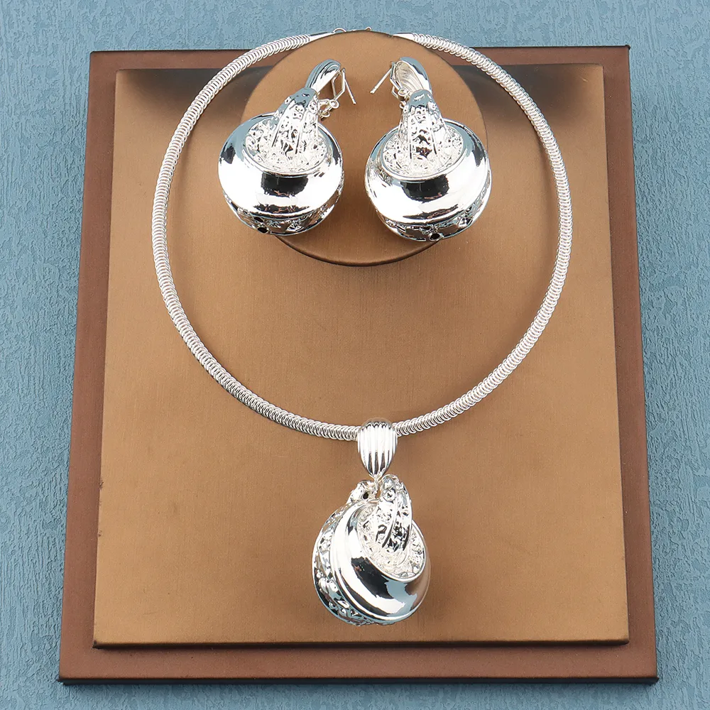 Gioielli color oro Dubai per le donne Regali di nozze africani Collana Orecchini Set Gioielli 230907_voghion.com