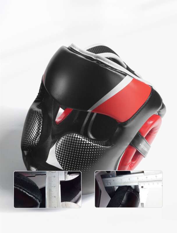 Casque de boxe en BN épais, offrant une protection complète pour le combat Sanda sans angle mort._voghion.com