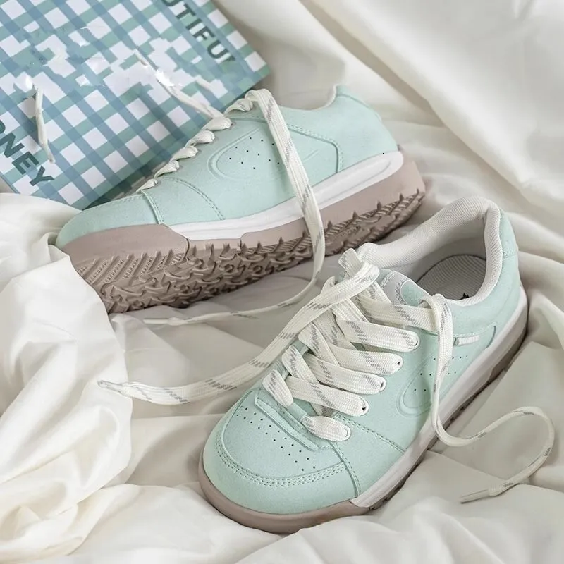 Versatile Running Shoes For Women Trendy Mint Skateboarding Style_voghion.com