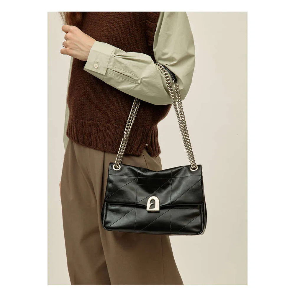 Shoulder Bag Crossbody Bag Large Capacity Leather Handbag For Women_voghion.com