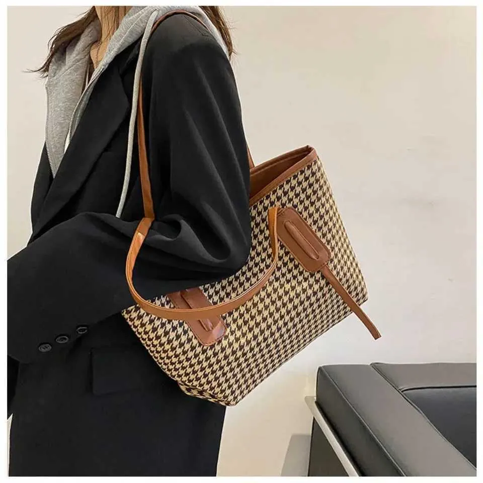 Womens Shoulder Bag And Tote Bag Large Capacity Grid Pattern Bag_voghion.com