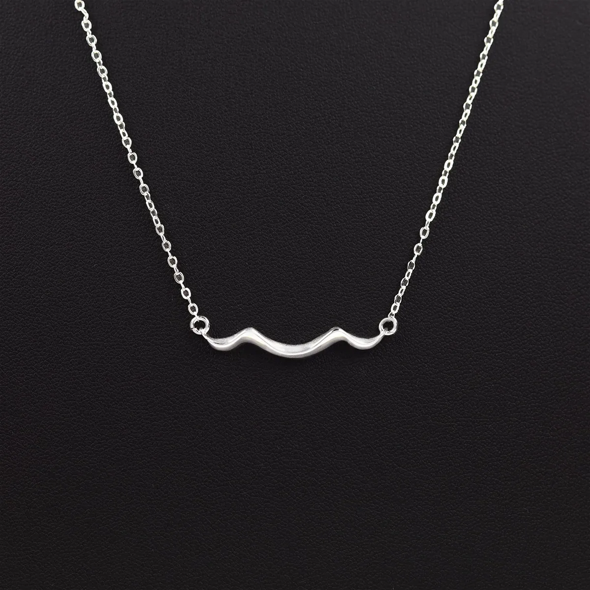 Collana a catena onda in argento per donna con pietre cz_voghion.com
