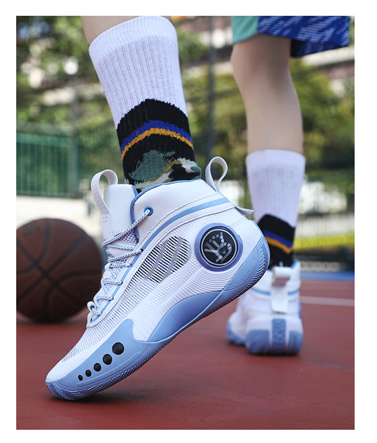 Scarpe da basket Nuove scarpe da ginnastica bianche traspiranti per studenti Stivali da battaglia reali_voghion.com