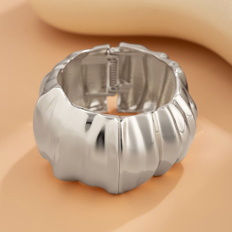 Temperament Barock Große Perle Ins Stapeln Armbänder Übertrieben Unregelmäßigen Wicklung Umarmung Hand Schmuck_voghion.com