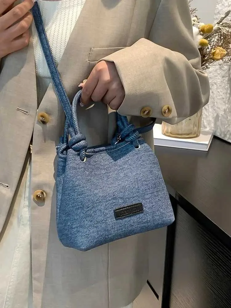 Borsa a secchiello donna a tracolla in denim versatile_voghion.com