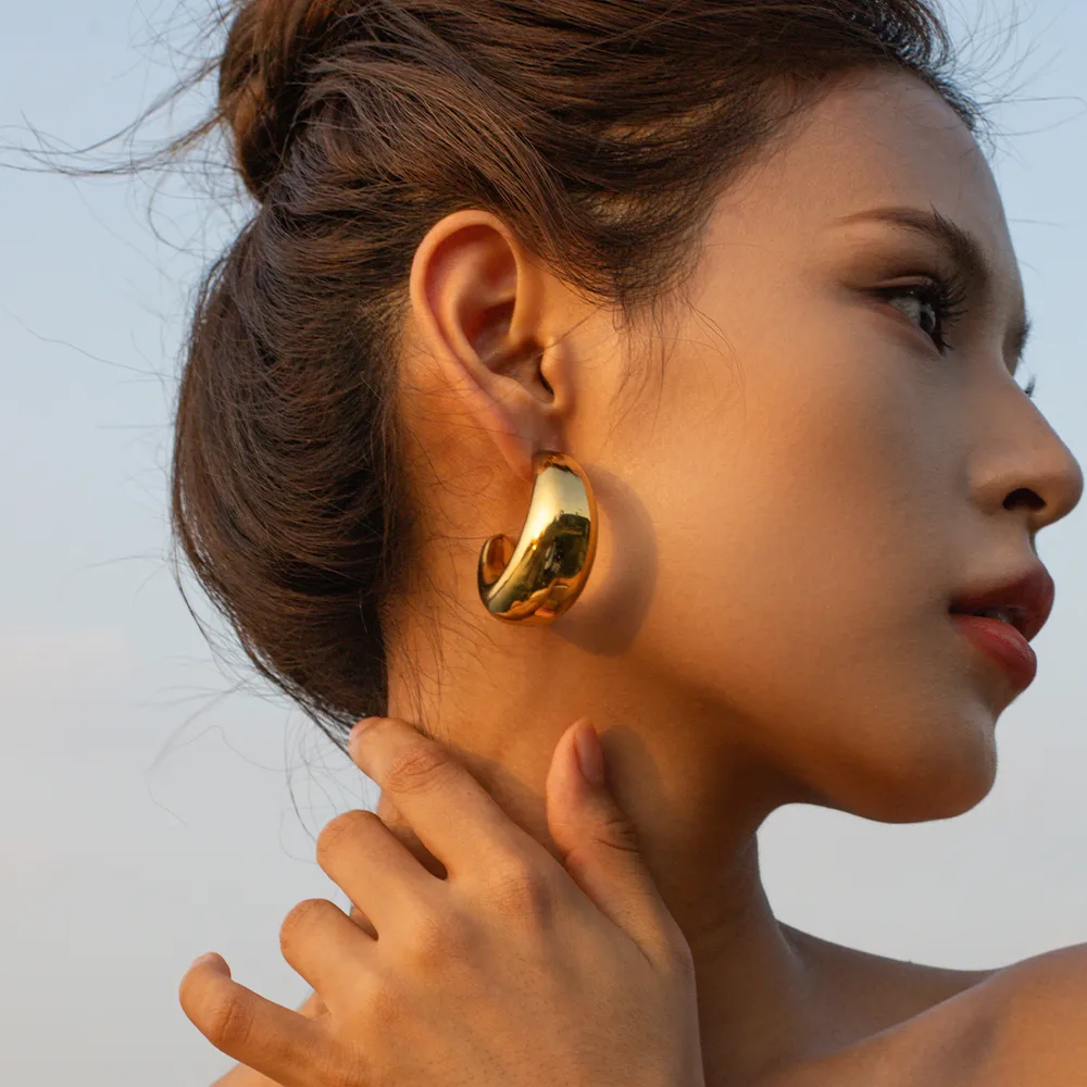 Collier pendentif goutte d'eau en acier inoxydable plaqué or PVD pour femme avec chaîne légère et étanche en métal_voghion.com
