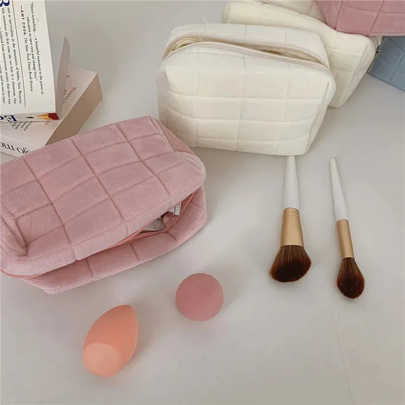 Süßes Fell-Make-up für Frauen mit Reißverschluss, groß, einfarbig, Kosmetiktasche für unterwegs, Make-up-Kulturtasche, Waschtasche aus Plüsch, Stifttasche 240827_voghion.com