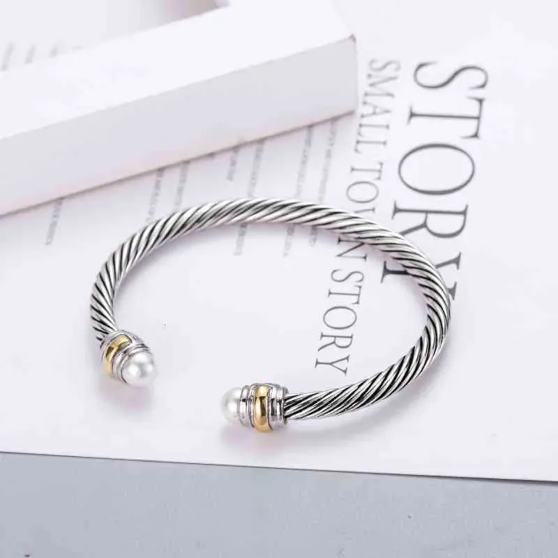 Twisted Cable Bangle Bracelet For Women Platinum Plated Jewelry_voghion.com