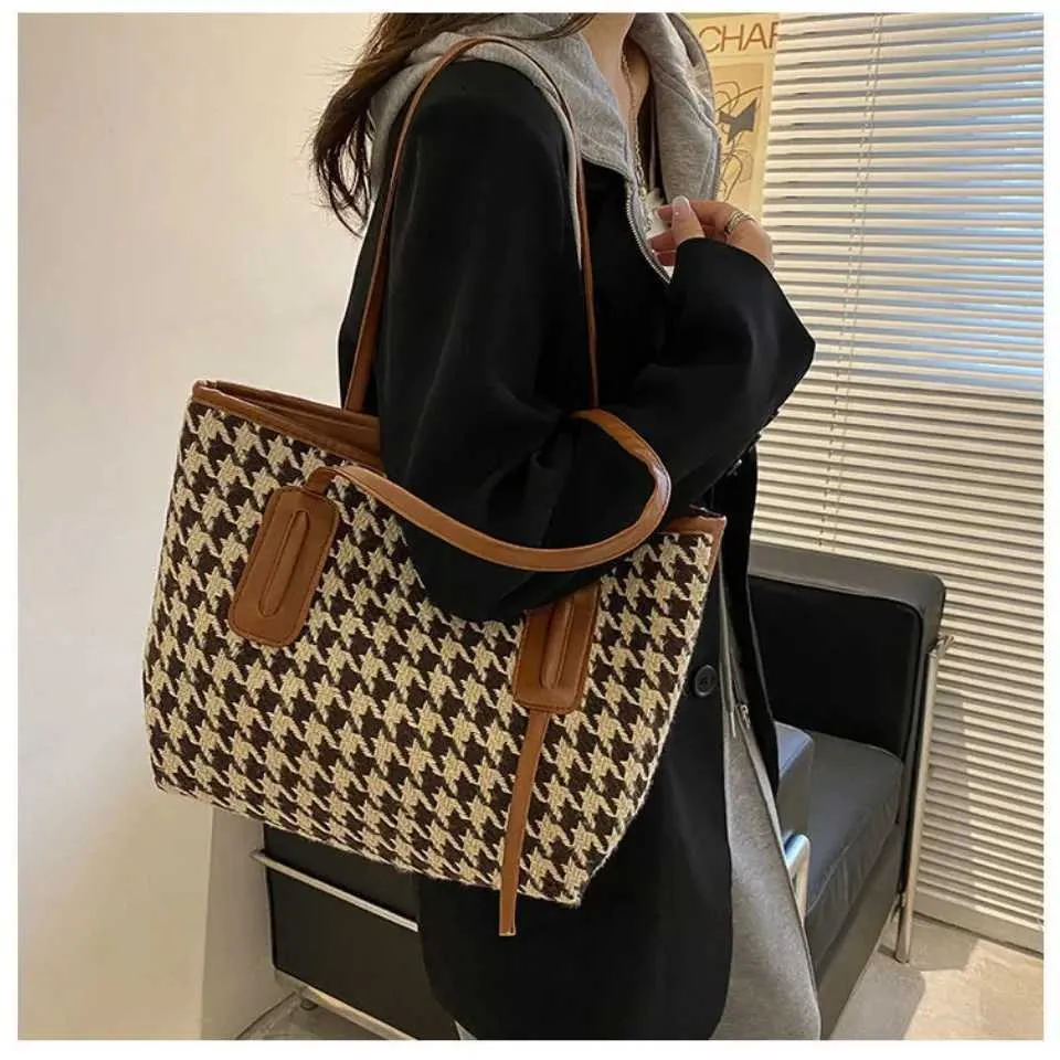 Womens Shoulder Bag And Tote Bag Large Capacity Grid Pattern Bag_voghion.com