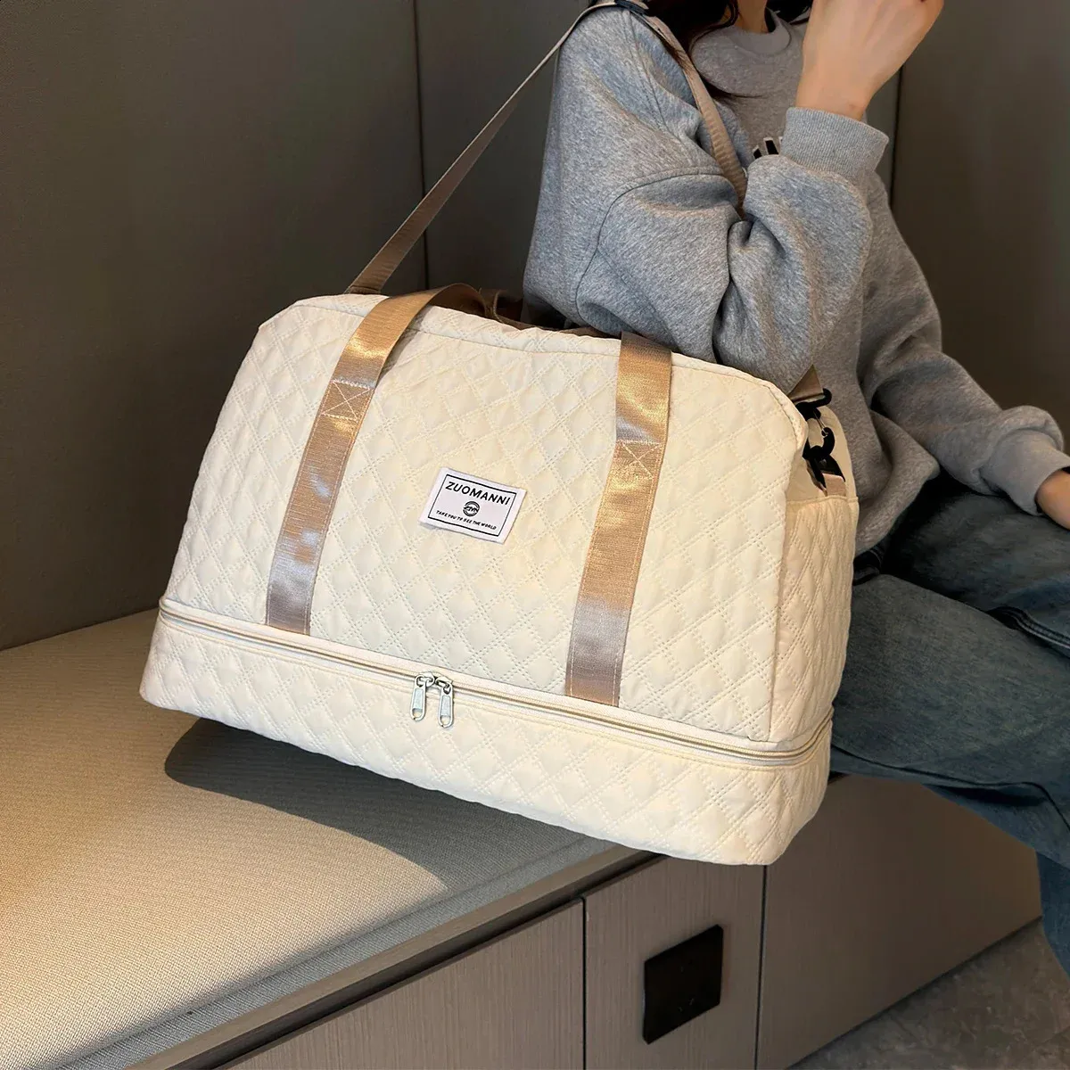 Large Capacity Travel Duffel Bag With Wet Dry Separation_voghion.com