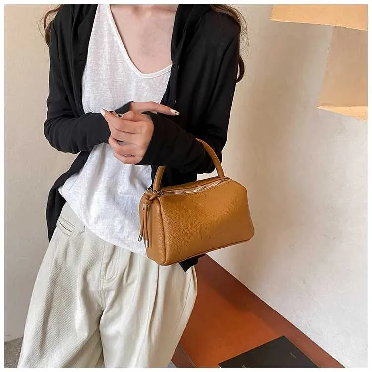 Textured Women Handbag Large Capacity Versatile Soft Shoulder Bag_voghion.com