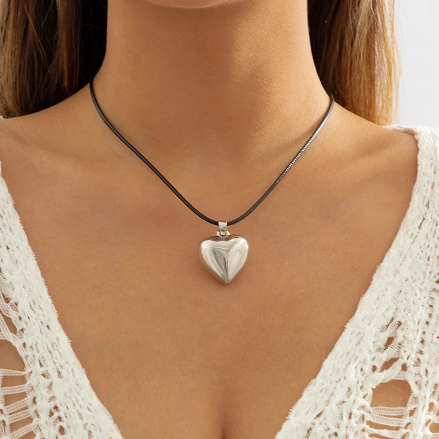 Colar gótico de couro preto trançado com cordão de cera e corrente curta para mulheres, pingente de coração simples, gargantilha, joia de Halloween_voghion.com