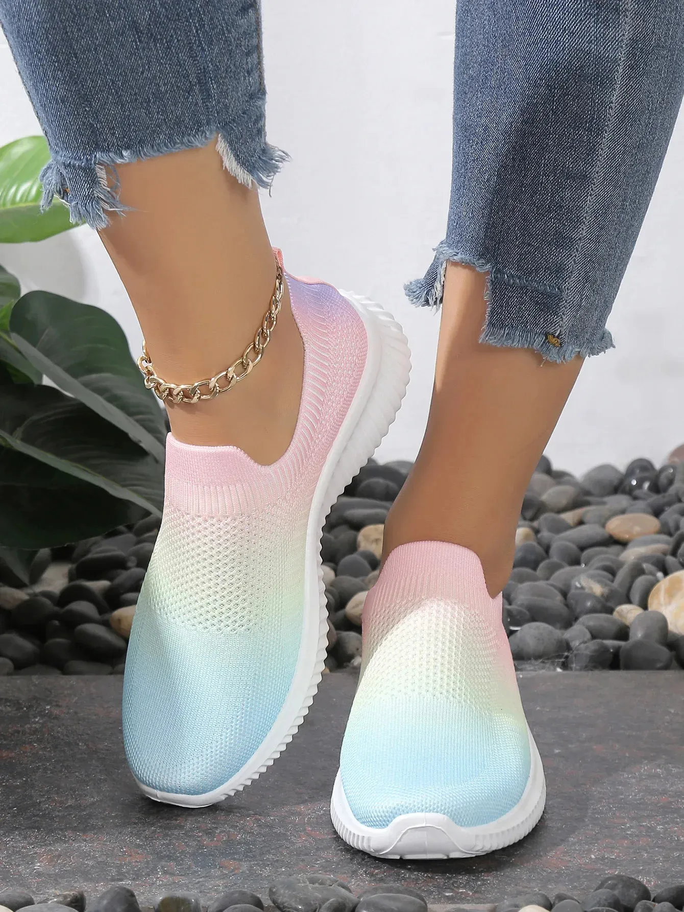 Baskets montantes en maille respirante à dégradé de couleurs, style slip-on, souples et décontractées, pour femmes, style tennis, référence 250515_voghion.com