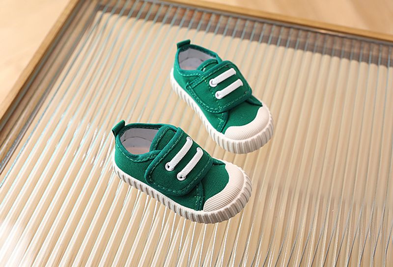 Nuevos zapatos de primavera y verano para niños y niñas, zapatillas de lona suaves e informales de color caramelo para niños, zapatillas de moda con estampado de leopardo_voghion.com