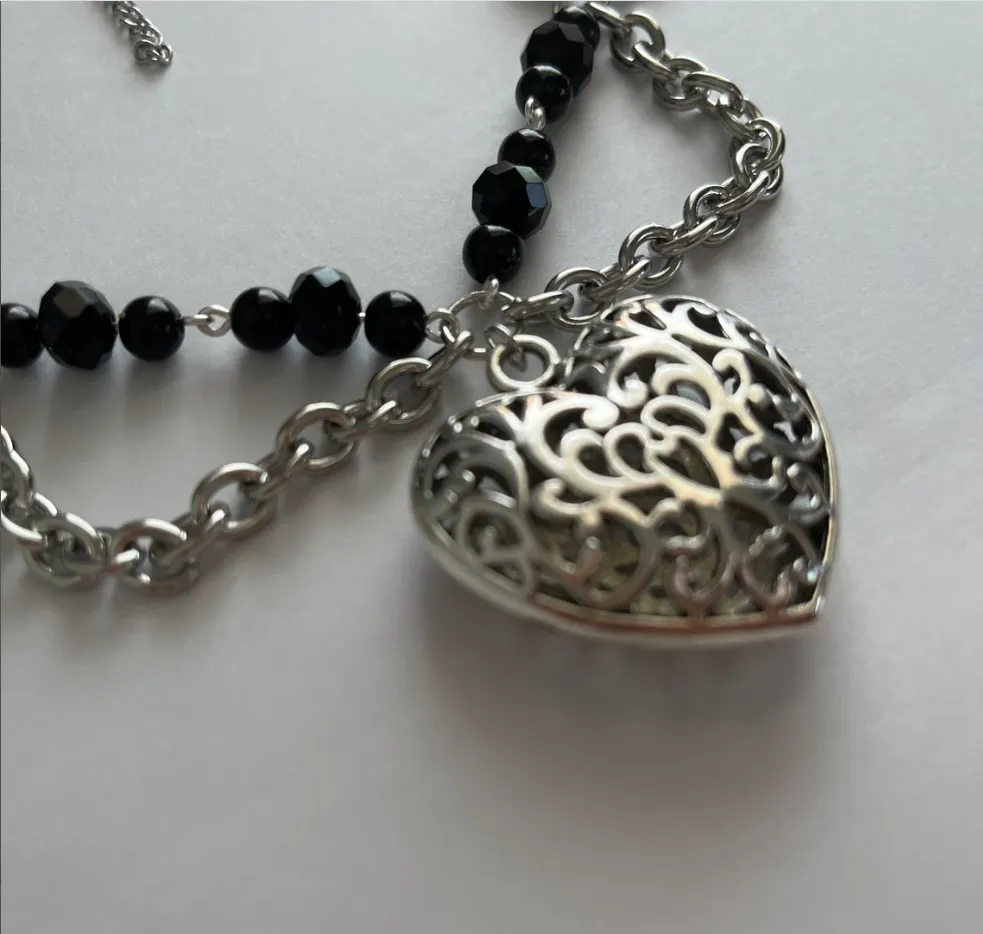 Pendant Necklaces Gothic Black Chained Beaded Heart Necklace_voghion.com