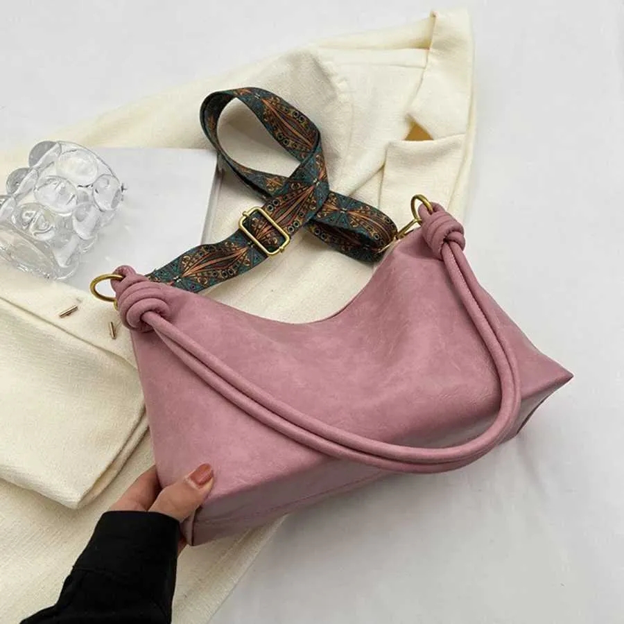 Borsa a tracolla da donna con texture in pelle morbida geometrica_voghion.com