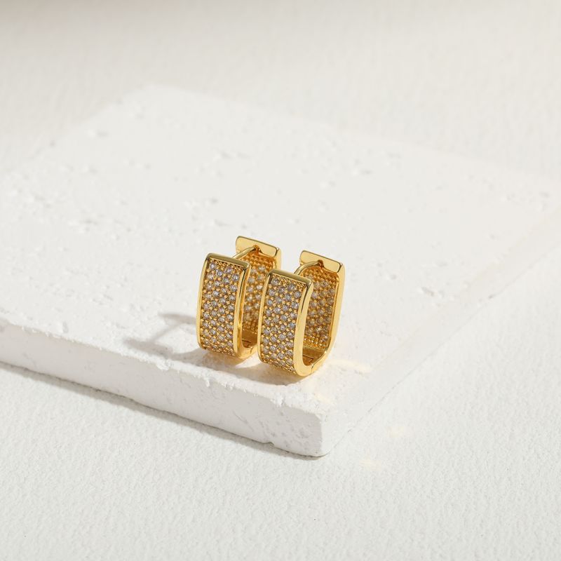 1 paio di eleganti orecchini a cerchio in stile classico, tinta unita, placcati asimmetricamente, con intarsi in rame e zirconi, placcati in oro 14k_voghion.com