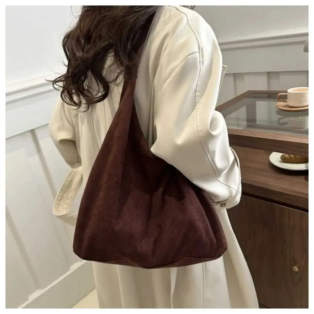 Autumn and Winter Vintage Womens Large Capacity Suede Shoulder Bag Solid Color Simple Versatile Bucket Ba241212_voghion.com