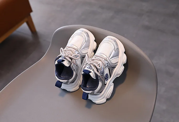 2025 Neue Kleinkind-Sneaker für Jungen und Mädchen im Freien aus Mesh, leichte Kindersportschuhe, rutschfeste Kinder-Turnschuhe_voghion.com