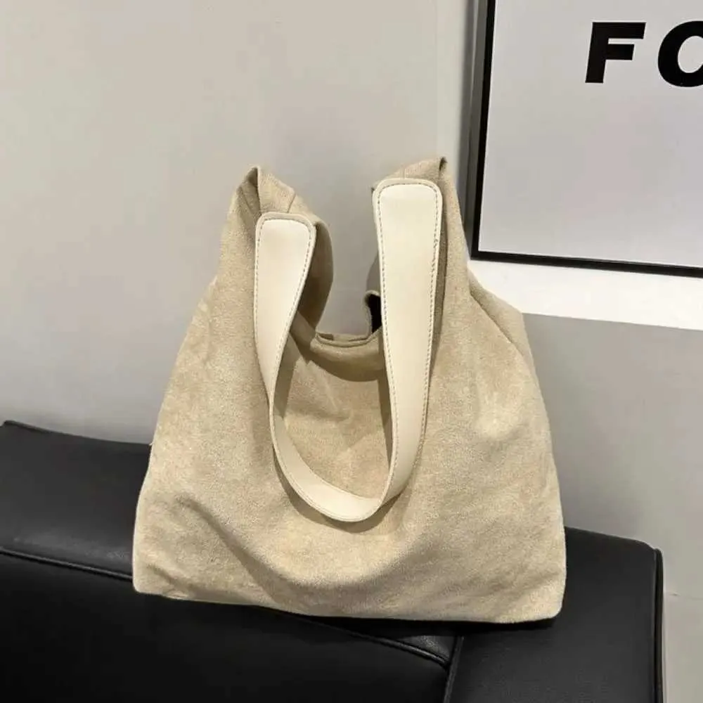 Borsa da designer Borsa da viaggio alla moda retrò in pelle scamosciata grande capacità alla moda per biancheria intima semplice borsa a tracolla Y241115_voghion.com