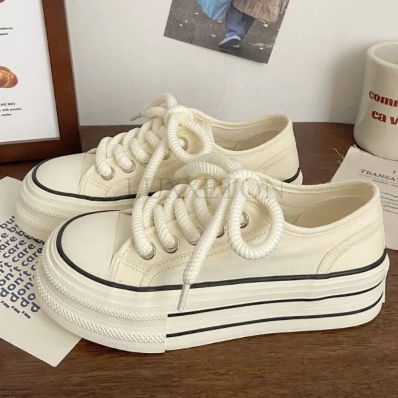 Scarpe da ginnastica con lacci, comode e traspiranti, stile campus, con punta tonda e suola spessa, stile retrò casual alla moda._voghion.com